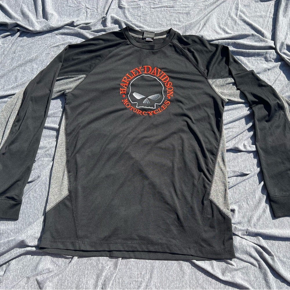 Harley-Davidson Long Sleeve - Men’s Medium - Embroidered